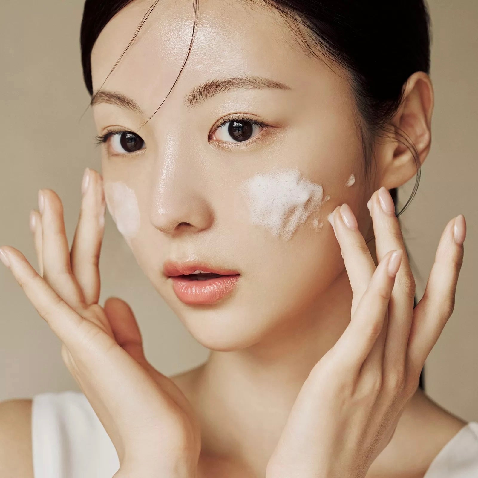 SKIN1004 – Madagascar Centella Gel mousse nettoyant éclaircissant