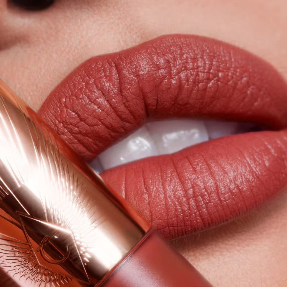 Charlotte Tilbury Airbrush Flawless Lip Blur