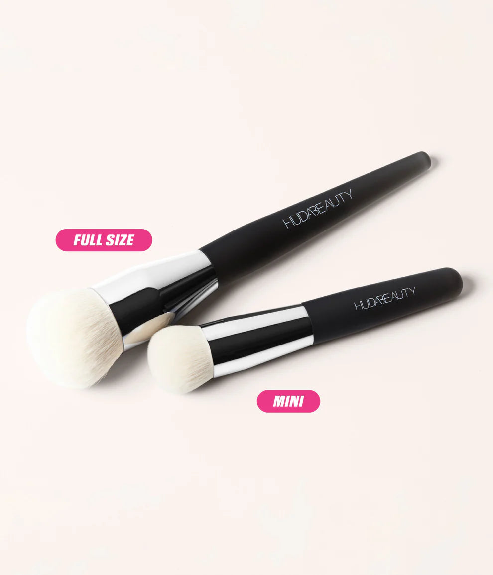 HUDA BEAUTY Easy Blur Base Brush